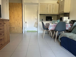 Interior - 2-room apt, cabin, 250m beach, quiet loggia (Fleury-Saint-Pierre-la-Mer)
