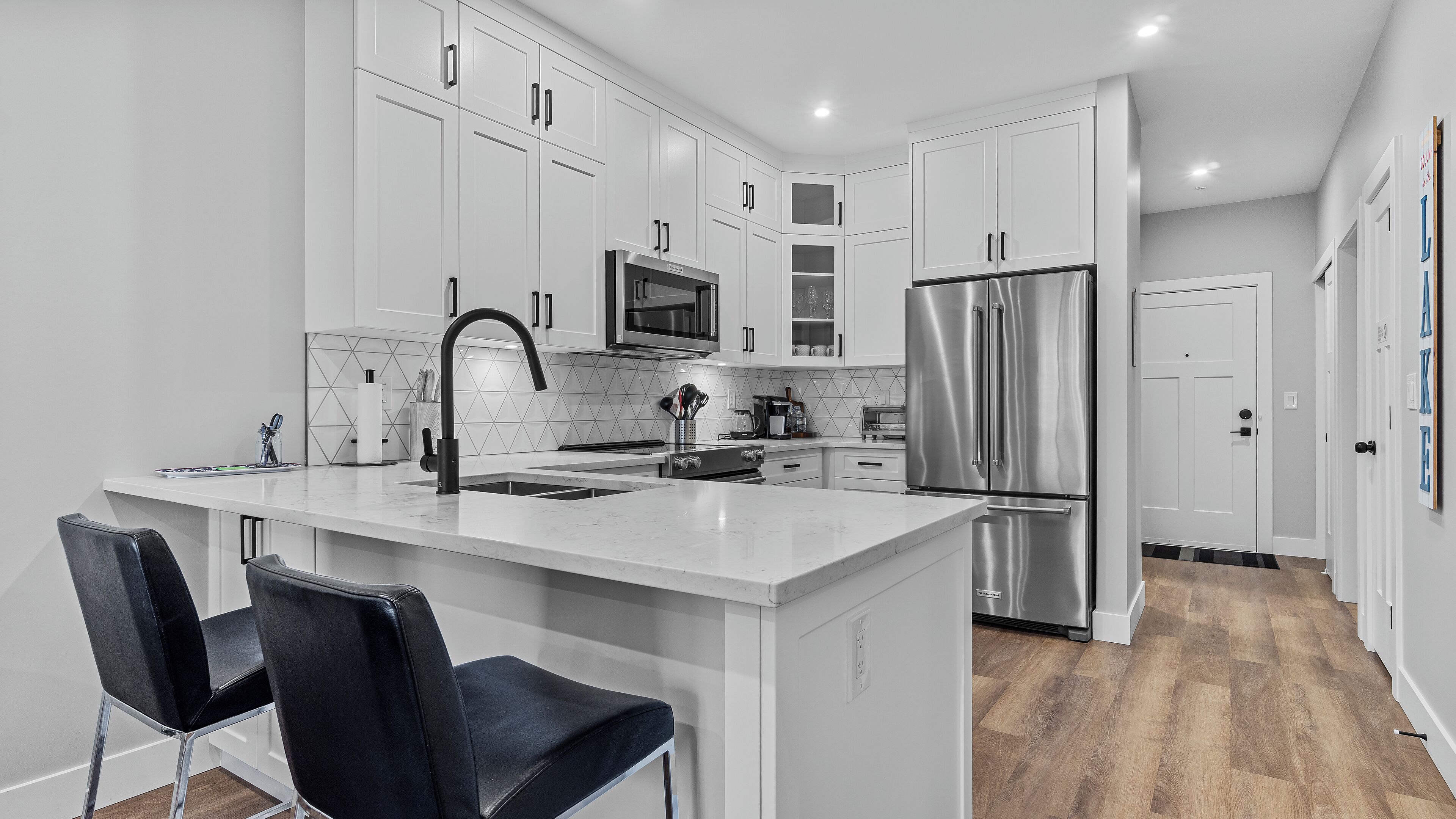 冰箱、微波炉、烤箱、炉灶