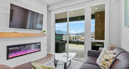 New Sweeping Lake Views 1BR + Den