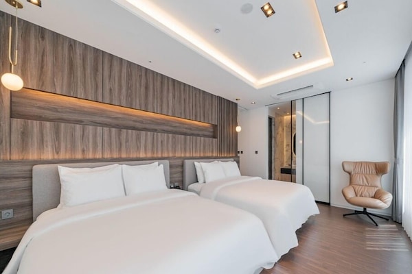 Habitación familiar | Decoración personalizada, muebles diferentes y wifi gratis