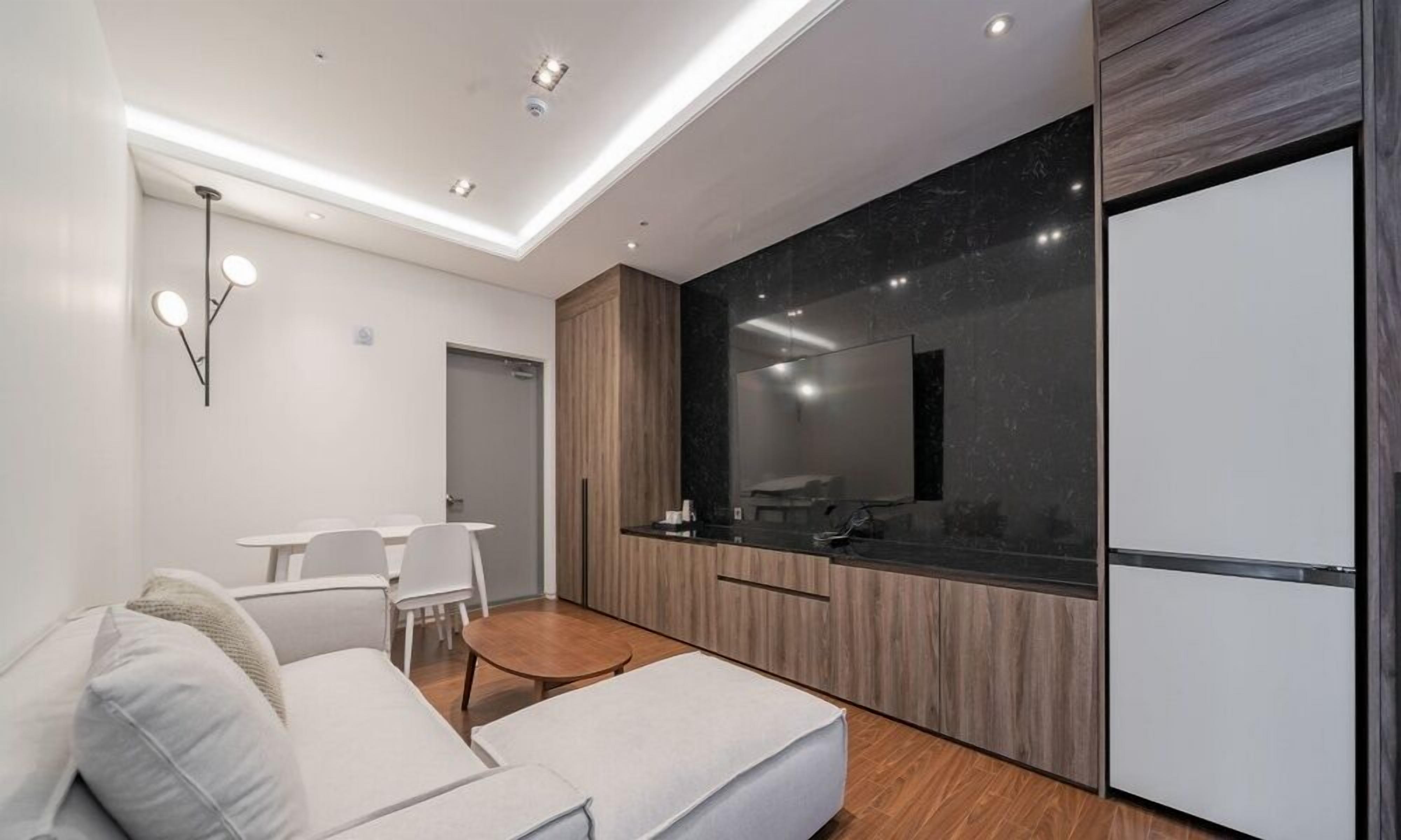 Family Room | Individually decorated, individually furnished, free WiFi, bed sheets