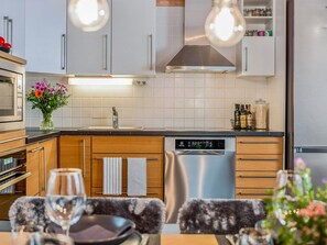 Frigorifero, microonde, forno, lavastoviglie