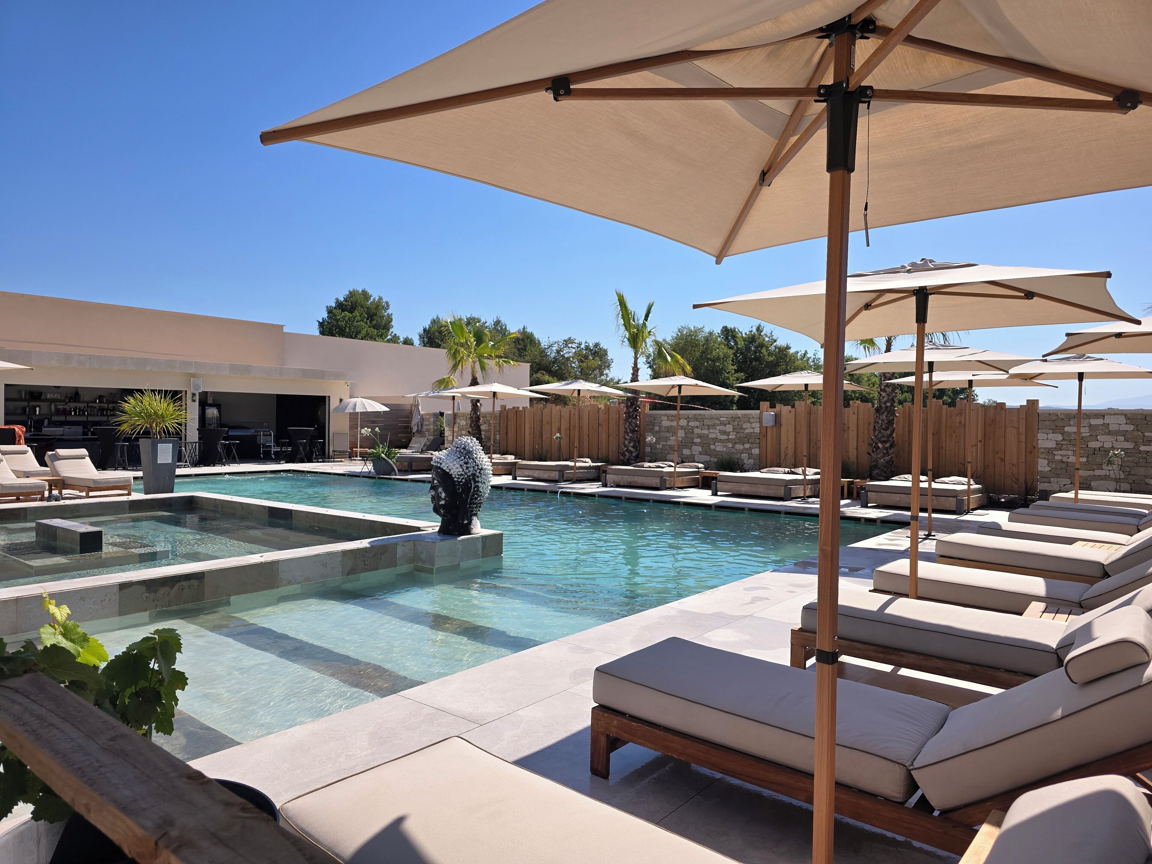 Piscine extérieure (ouverte en saison)