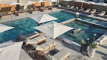 Piscina externa sazonal