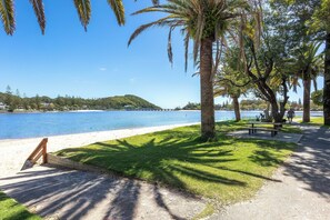 Beach nearby - Ultimate Waterfront Escape! (Gold Coast)