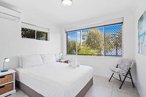 2 室のベッドルーム、アイロン / アイロン台、WiFi (無料)、ベッドシーツ