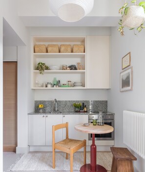 Gallery Studio | Dapur peribadi | Peti sejuk, ketuhar, dapur, alat memasak/pinggan mangkuk/perkakas dapur