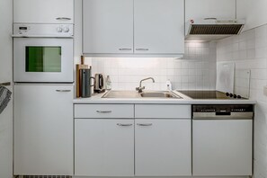 Oven, stovetop