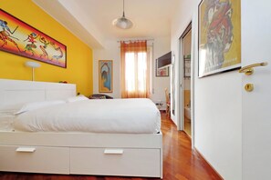 Apartment, City View | 2 bedrooms, iron/ironing board, free WiFi - Una finestra sulla cupola di San Pietro (Rome)