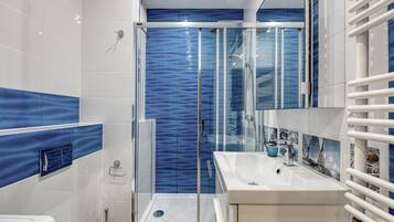 Studiosuite – classic, balkong | Bad