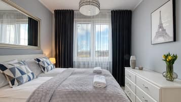 Deluxe-Apartment, Balkon | Bügeleisen/Bügelbrett, kostenloses WLAN, Bettwäsche