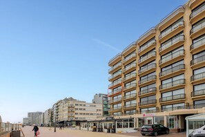 Esterni