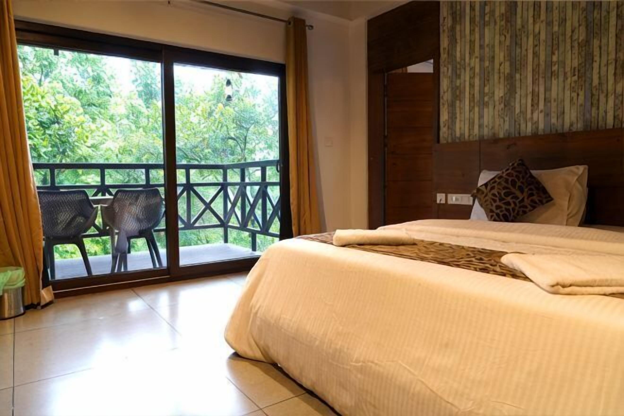 Blackout drapes, iron/ironing board, free WiFi