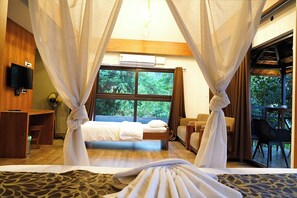 Blackout drapes, iron/ironing board, free WiFi - The Wild Trails Clarks Exotica Munnar (Devikolam)