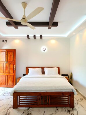 Premium Room, Balcony | Desk, laptop workspace, free WiFi, bed sheets - Wavealokam Beach Retreat (Varkala)