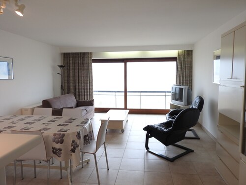 2 bedroom accommodation in Oostduinkerke