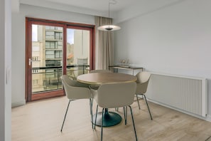 Dining - 1 bedroom accommodation in Oostduinkerke (Oostduinkerke)