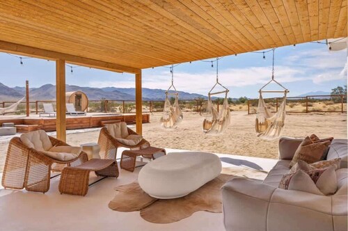 Nowhere • Cinema, Hot Tub, Stargazing Dome