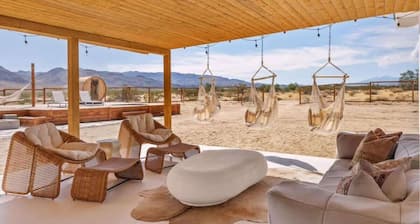 Nowhere • Cinema, Hot Tub, Stargazing Dome