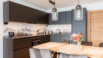 Apartment | Dining