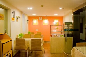 Dining - 7 Days Inn (Guangzhou)