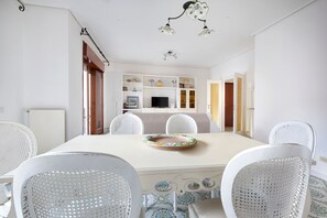 2 bedrooms, desk - Appartamento Annarita Home (Sorrento)