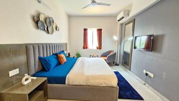 Apartment | 1 bedroom, laptop workspace, bed sheets