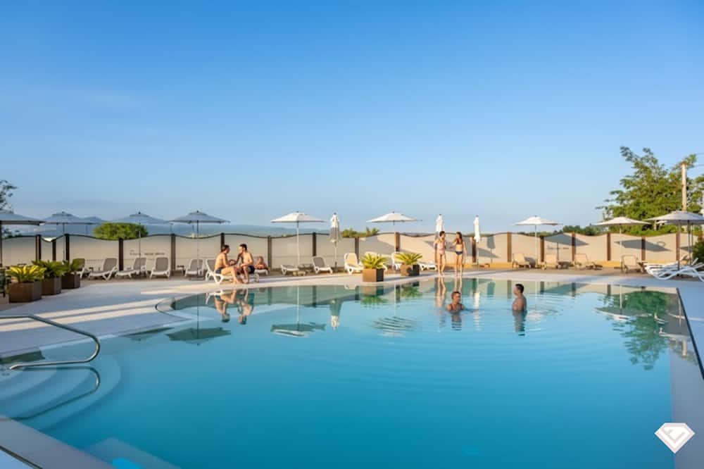 Ile Hotel