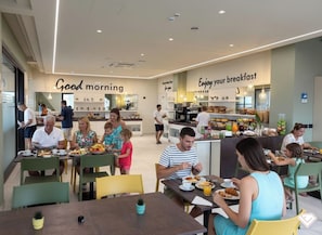 Breakfast area - Ile Hotel  (Peschiera del Garda)