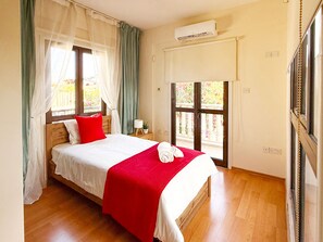 3 dormitorios, tabla de planchar con plancha, wifi y ropa de cama