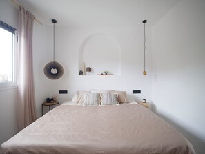 3 Schlafzimmer, Schreibtisch, Bügeleisen/Bügelbrett, Reisekinderbett