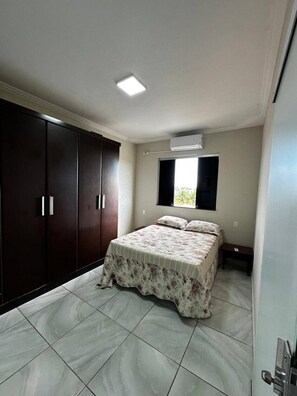 3 bedrooms, desk, iron/ironing board, WiFi - Apartment with hot tub, air conditioning and garage in the heart of Uberlândia. (Osvaldo Rezende Uberlândia)