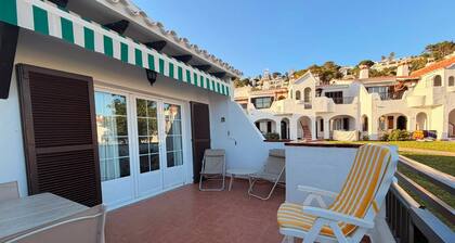 Apartment for 6 with a private terrace in Son Bou