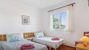 3 bedrooms, travel crib, free WiFi