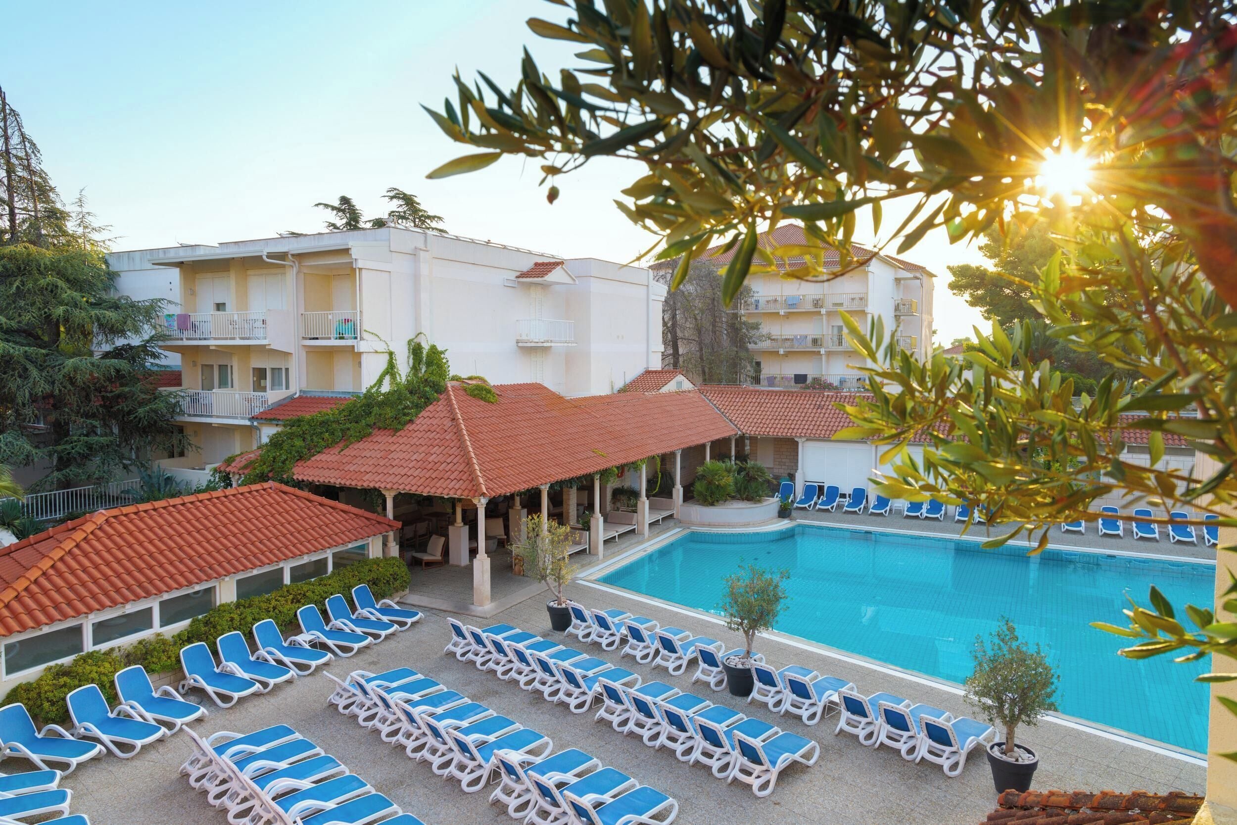 المنشأة من الخارج