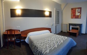 Comfort Double Room | Soundproofing, free WiFi - Hôtel De La Paix (Oloron-Sainte-Marie)