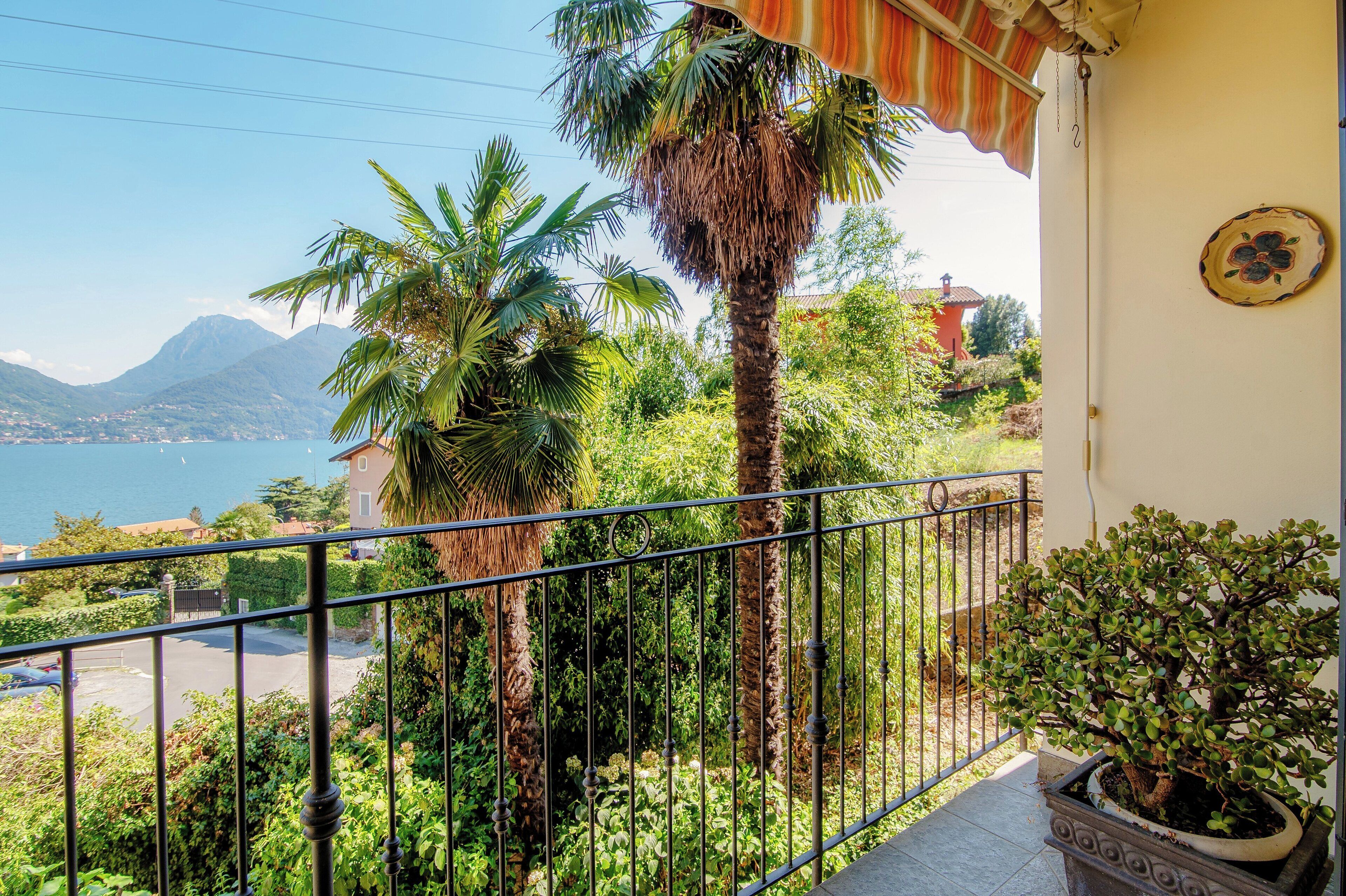 Appart'hôtel, balcon, vue lac | Terrasse/Patio