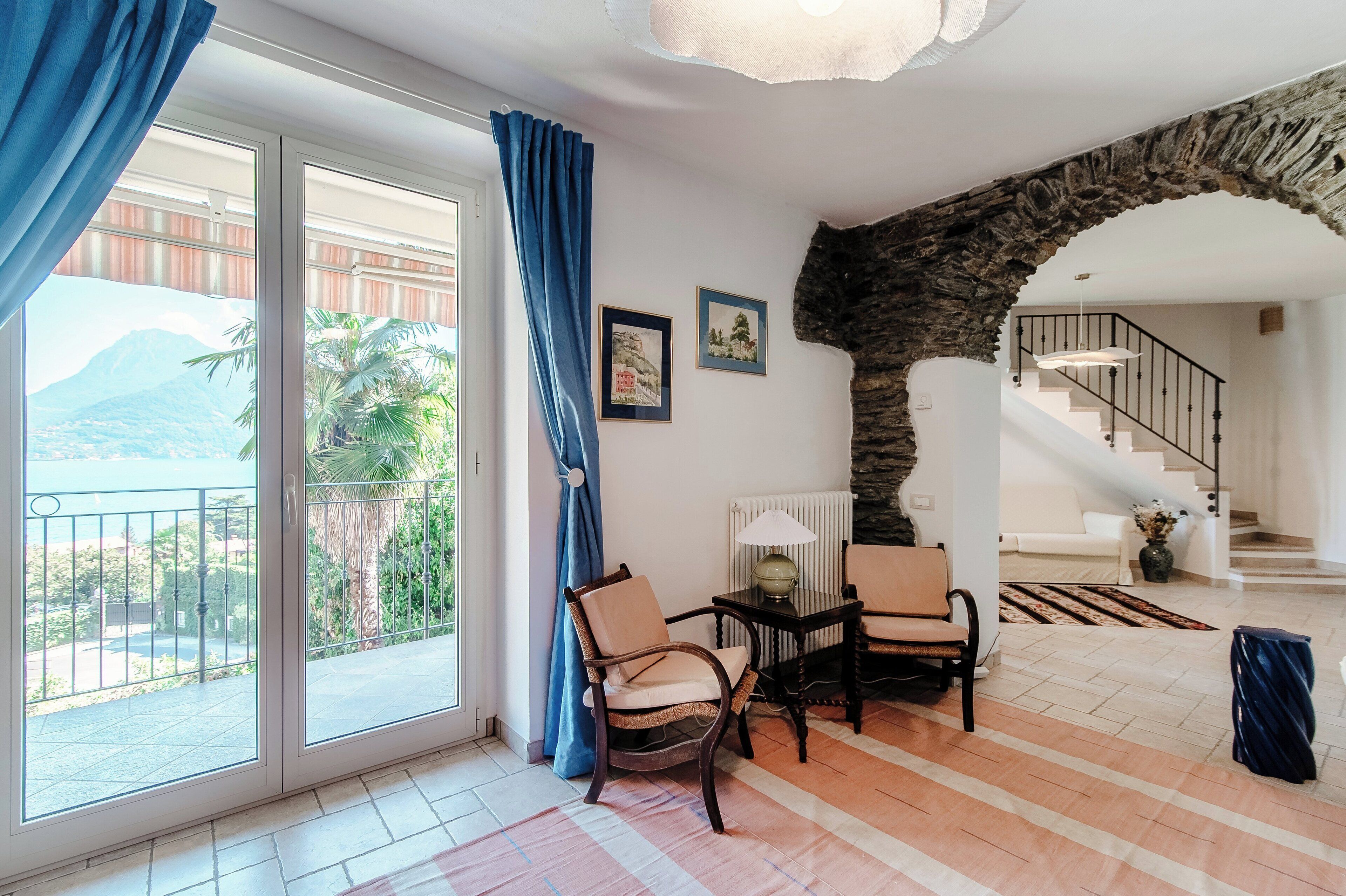 Appart'hôtel, balcon, vue lac