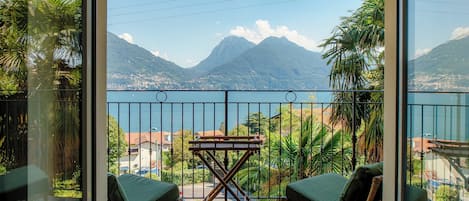 Condo, Balcony, Lake View