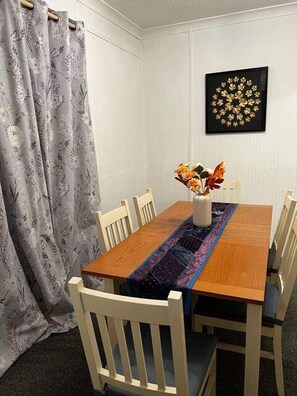 House | Dining - Serene Melford House in Nottingham (Nottingham)