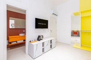 Triple Room, Balcony | Blackout drapes, soundproofing, free WiFi