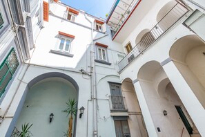 Interior entrance - Starguest Duomo  (Naples)