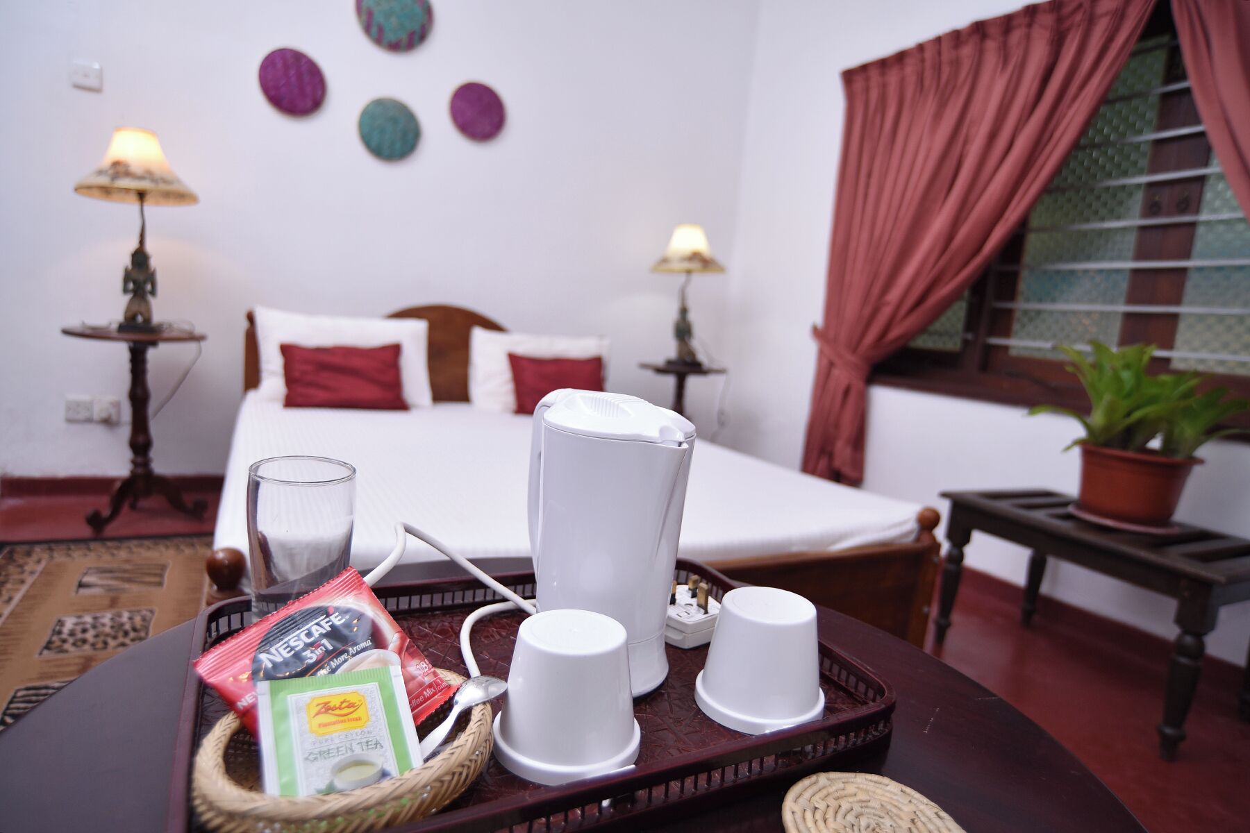 5 bedrooms, iron/ironing board, WiFi, bed sheets