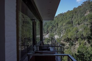 Balcony - The White Rain Hotel (Lansdowne)