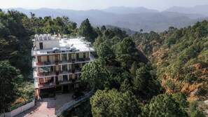 Exterior - The White Rain Hotel (Lansdowne)