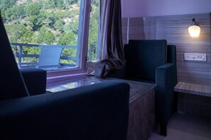 Dobbelt- eller tomannsrom – deluxe, fjellutsikt | Balkong