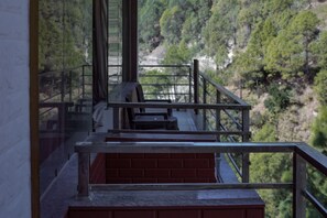Balcony - The White Rain Hotel (Lansdowne)