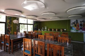 Dining - The White Rain Hotel (Lansdowne)