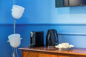 Double Room, Balcony | Desk, laptop workspace, soundproofing, iron/ironing board - Starguest Dante  (Naples)