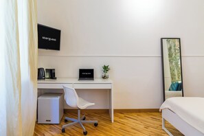 Double Room | Desk, laptop workspace, soundproofing, iron/ironing board